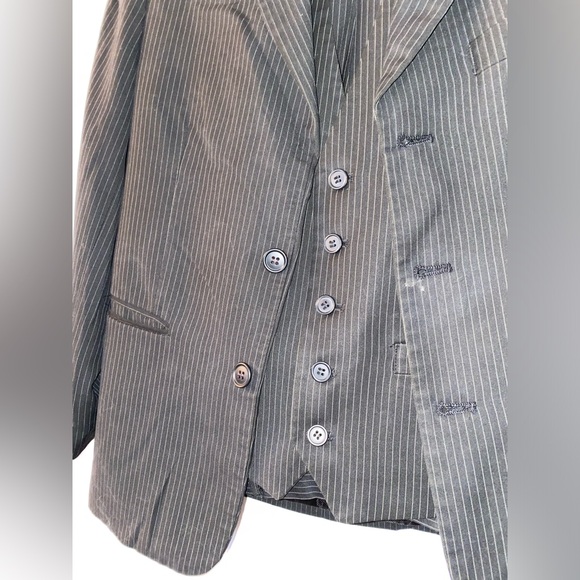 Young Man’s 3-piece Suit - Picture 2 of 9